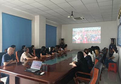 河北天成藥業(yè)黨員及預備黨員觀看閱兵 銘記歷史弘揚抗戰(zhàn)精神